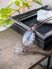 ☆虹入り水晶☆マクラメ編みネックレス 517・マクラメネックレス