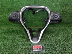 7FM8643 GGA4 トヨタ カローラ ZWE211W/ZWE214W HYBRIDS ステアリングスイッチ