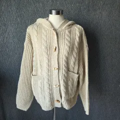 トグルボタン アイボリー ケーブル編み ニット フード カーディガン