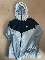 ナイキ ウィンドランナー ウィンドブレーカー 白白黒 グレー XL