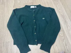 送料込み(※メルカリshop取引では対象外)・直接取引(※メルカリshop取引では対象外) LACOSTE ラコステ 緑 カラー カーディガン