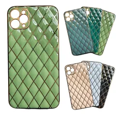 iPhone 13Pro 対応 ケース カバー 背面タイプ メタリック メッキ 光沢 艶々 キルティング ひし形 3D くすみカラー シンプル おしゃれ かわいい