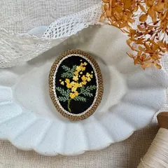 再販 ミモザの手刺繍ブローチ