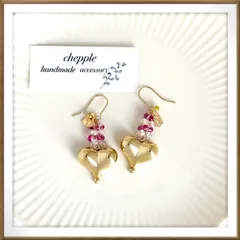 No.1631 ハートのピアス　ハートのイヤリング　ゴールド色のピアス　ゴールドのイヤリング　大人可愛いピアス　大人可愛いイヤリング　ハンドメイドピアス　ハンドメイドイヤリング　ピアス　イヤリング　クリア×ピンク系