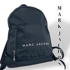 MARK JACOBS マークジェイコブス　リュック　バックパック　ブラック　ナイロン　ビッグロゴ　お出かけ　普段使い　日常使い　メンズ　レディース　通勤　通学　おでかけ　おしゃれ　カバン　鞄