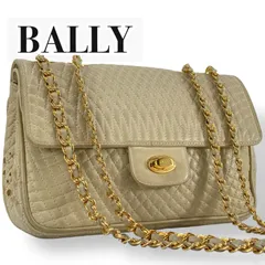 BALLY バリー  キルティング　チェーンショルダーバッグ　ショルダー　斜め掛け　ミディアム　クロスボディ　ベージュ　レザー　ターンロック式　お出かけ　普段使い　日常使い　メンズ　レディース　通勤　通学　おでかけ　おしゃれ　カバン　鞄