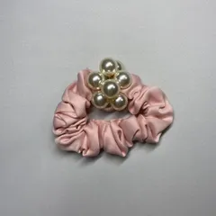 ヘアゴム　シュシュ　ピンク