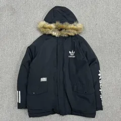 アディダス ロゴパッチ マウンテンパーカー ダウン v0928