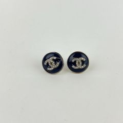 CHANEL ココマーク ラウンド ピアス ホワイト ネイビー - メルカリ