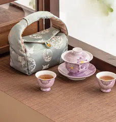 高級感あふれる伝統工芸ティーセット　紫染手描き堆彫りぜんまい菊 三才蓋碗セット日本茶・中国茶に最適　手作りの華やかなお茶碗持ち運びに便利なお茶セット実用性と美しさを兼ね備え