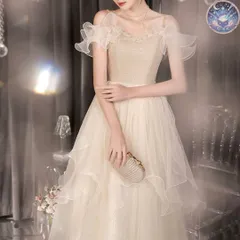 新品 未使用 レディース ウェディングドレス フォーマルドレス パーティードレス ラメ感ある生地のフリルが可愛い イブニングドレス