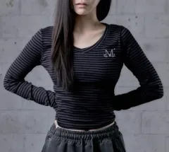 MUCENT(ムセント) エマ Vネック ストライプ ロング スリーブ Tシャツ ブラック