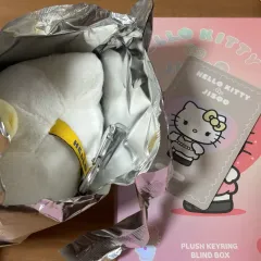 BLACKPINK ジス ハローキティ コラボ キーホルダー アイボリー