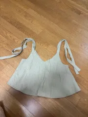 5万円で買いました。在庫処分！在庫処分！在庫処分！レディースブラウス。新品同様。