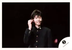 【中古】生写真(ジャニーズ) Ya-Ya-yah/鮎川太陽/横型・ライブフォト・バストアップ・衣装黒・学ラン・右手耳・背景黒/公式生写真