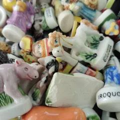 【B】100個 フェーブ レア まとめて まとめ売り 大量 セット 卸売 店舗 フェーヴ 陶器 ガレット・デ・ロワ ヴィンテージ 小物 フランス雑貨 フレンチ ブロカント パリ 撮影小物 昭和レトロ ケーキ 人形 エフェメラ エピファニー コレクター Q651