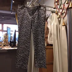 ＠　AMACA アマカ　LIBERTY リバティ　花柄　パンツ　ボトム　ボトムス　pants　bottom　お呼ばれ　デート　オフィスカジュアル　食事会　可愛い　お出かけ　上品のサムネイル