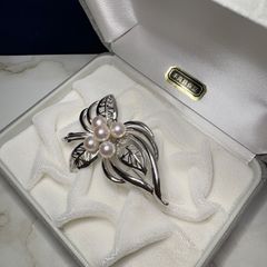 TASAKI シルバー リボン ブローチ 新品、未使用 証明書付き - メルカリ