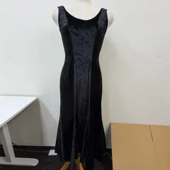 フラメンコ衣装 ドレス ワンピース 黒 ブラック 無地 ベロア フリル ノースリーブ