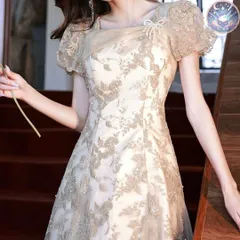 新品 未使用 レディース ウェディングドレス フォーマルドレス パーティードレス 花柄にパールが女性らしい 胸元リボンの半袖のイブニングドレス
