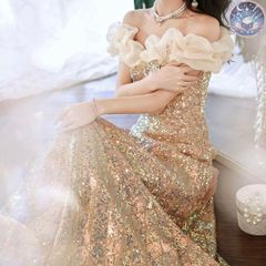 新品 未使用 シンプルオシャレな花柄レースのオフショル 新品 未使用 シンプルオシャレな花柄レースのオフショル