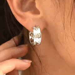 作家風 個性的 シルバー フープピアス 小振り 手うち風 デザイン  シンプル