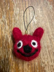 赤いうさぎストラップ