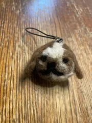 茶色と白のうさぎストラップ