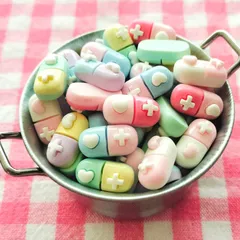 【1038】100個 デコパーツ ミニサイズ ミニチュア 薬 錠剤 ミックス まとめ売り