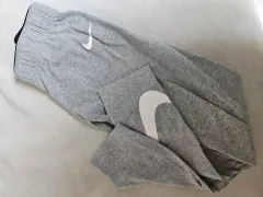 キッズナイキ トレーニングパンツ (s)