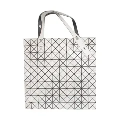 イッセイミヤケ バオバオ 白 トートバッグ