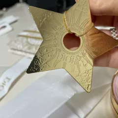 ディオール ホリデー 星チャーム 2024