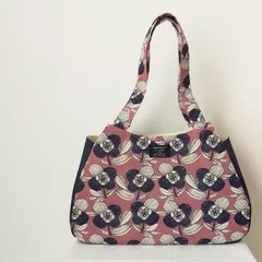 ハンドメイド　トートバッグ　肩がけバッグ　チューリップバッグ　バルーンバッグ　北欧　花柄