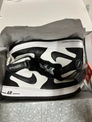 300 NIKE STUSSY エアフォース1 ミッド SP ブラック アンド ライトボーン