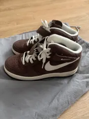 ナイキ エアフォース1 ミッド チョコレート