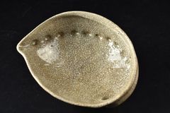 骨董　古伊万里？鮑型皿 蟹の装飾付き 江戸時代初期　桂又三郎極め付き 骨董 古伊万里？鮑型皿 蟹の装飾付き 江戸時代初期 桂又三郎極め付き