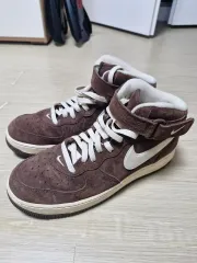 280 NIKE エアフォース 1 ミッド '07 QS チョコレート
