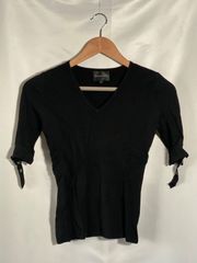 ボナジョルナータ Vネック カットソー 黒 袖ベルトデザイン