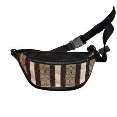 C445 COACH（コーチ）ボディバッグ（ベルトバッグ） ワーレン ベルト バッグ ウィズ ヴァーシティ ストライプ（Warren Belt Bag In Signature Jacquard With Stripes） 美品