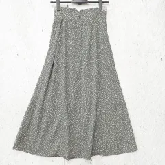 misty woman ミスティウーマン ロング フレア スカート 総柄 プリント 後ゴム ふんわり  グレー ホワイト Fサイズ ◎、□〇☆