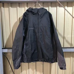 1674 Columbia ナイロンジップアップパーカー ブラック XL コロンビア フルジップ マウンテンパーカー ナイロンジャケット ワンポイント 刺繍ロゴ アウトドア 古着卸 アメリカ仕入