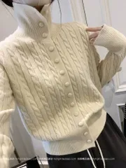 ケーブル編みタートルネックカーディガン(10241) ダウン ファージャケット コート 起毛