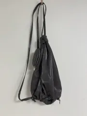 アッテヴァネッサ ブリューノ ボンボンバッグ