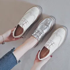 スニーカー ブローグ ディテール 厚底 レースアップ フラットシューズ