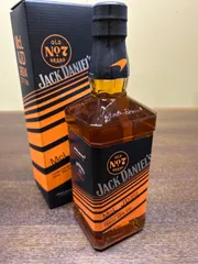 【本州送料無料】 ジャックダニエル ブラックラベル オールド No.7 2024マクラーレンエディション 700ml テネシー ウイスキー 40%のサムネイル