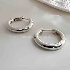 ピアス 耳飾り シルバーカラー 銀色 フープ風  可愛い 大人可愛い シンプル レディース ジュエリー イベント パーティー 大人かわいい デイリー ガーリー フェミニン 個性的