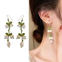 ピアス レディース すずらん 鈴蘭 スズラン 花 フラワー 揺れる 2連 ロング パール フックピアス 大ぶり アレルギー対応 グリーン ホワイト 清楚 上品 大人可愛い おしゃれ レトロ 韓国 ファッション 結婚式 春 プレゼント ギフト 送料無料