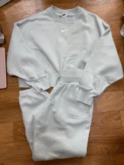 ナイキ トレーニングウェア 上下セット S