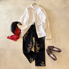 花柄　刺繍　ブラック　ジーンズ　デニム　フラワー　ストレート　Mサイズ程度　レディース