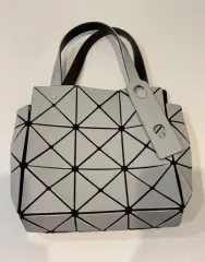 BAO BAO ISSEY MIYAKE バオバオイッセイミヤケ カラット CARAT ミニ グレー